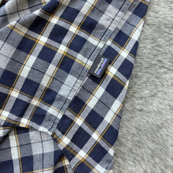 Patagonia Organic Cotton Plaid Button Down Shirt - Picture 7 of 12